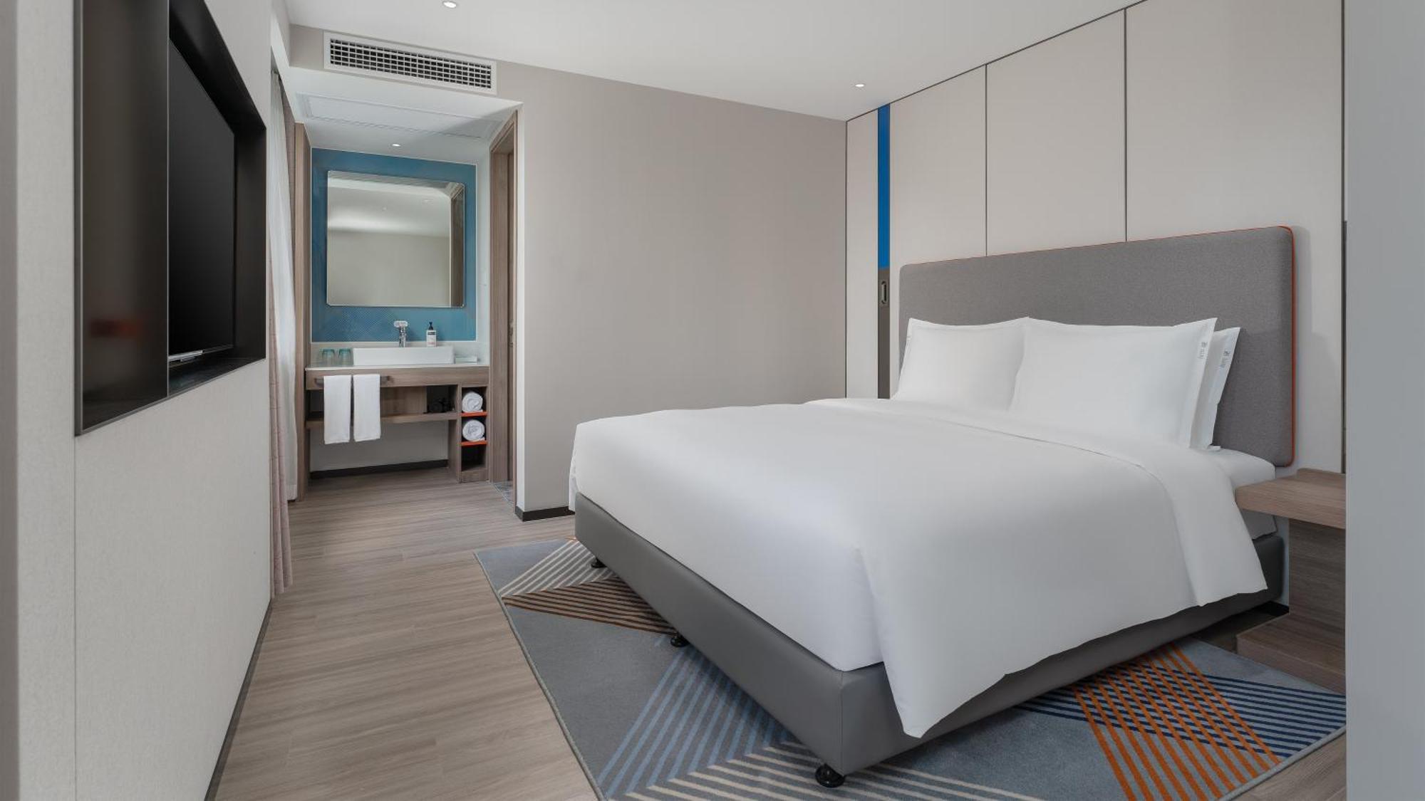 Holiday Inn Express Qingdao Shibei By Ihg Exteriör bild