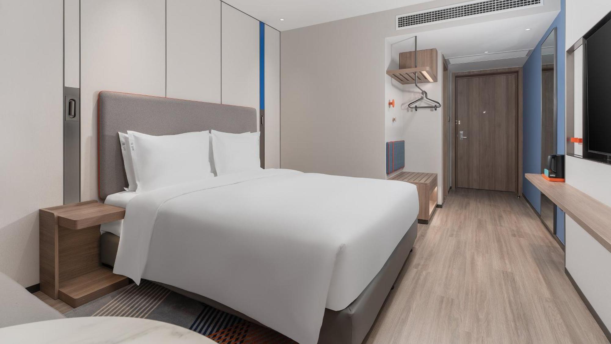 Holiday Inn Express Qingdao Shibei By Ihg Exteriör bild