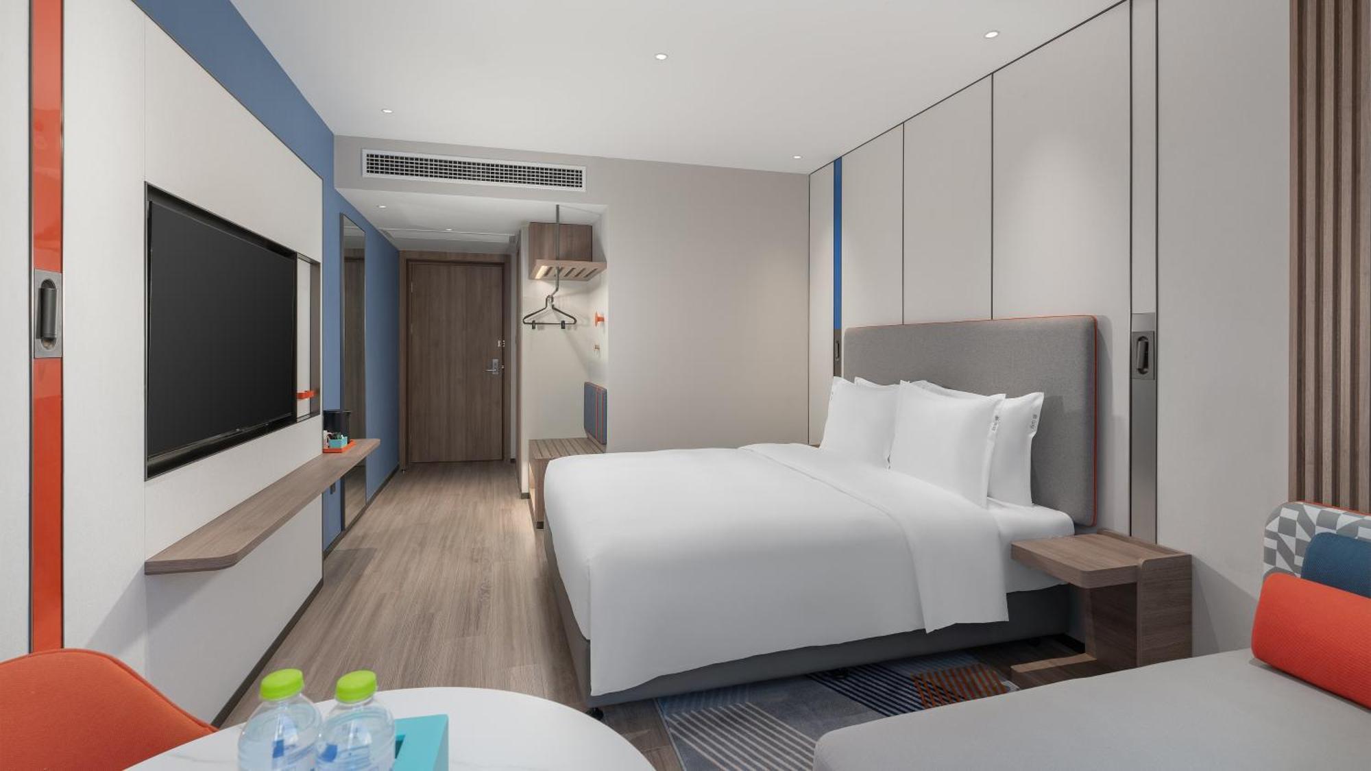 Holiday Inn Express Qingdao Shibei By Ihg Exteriör bild