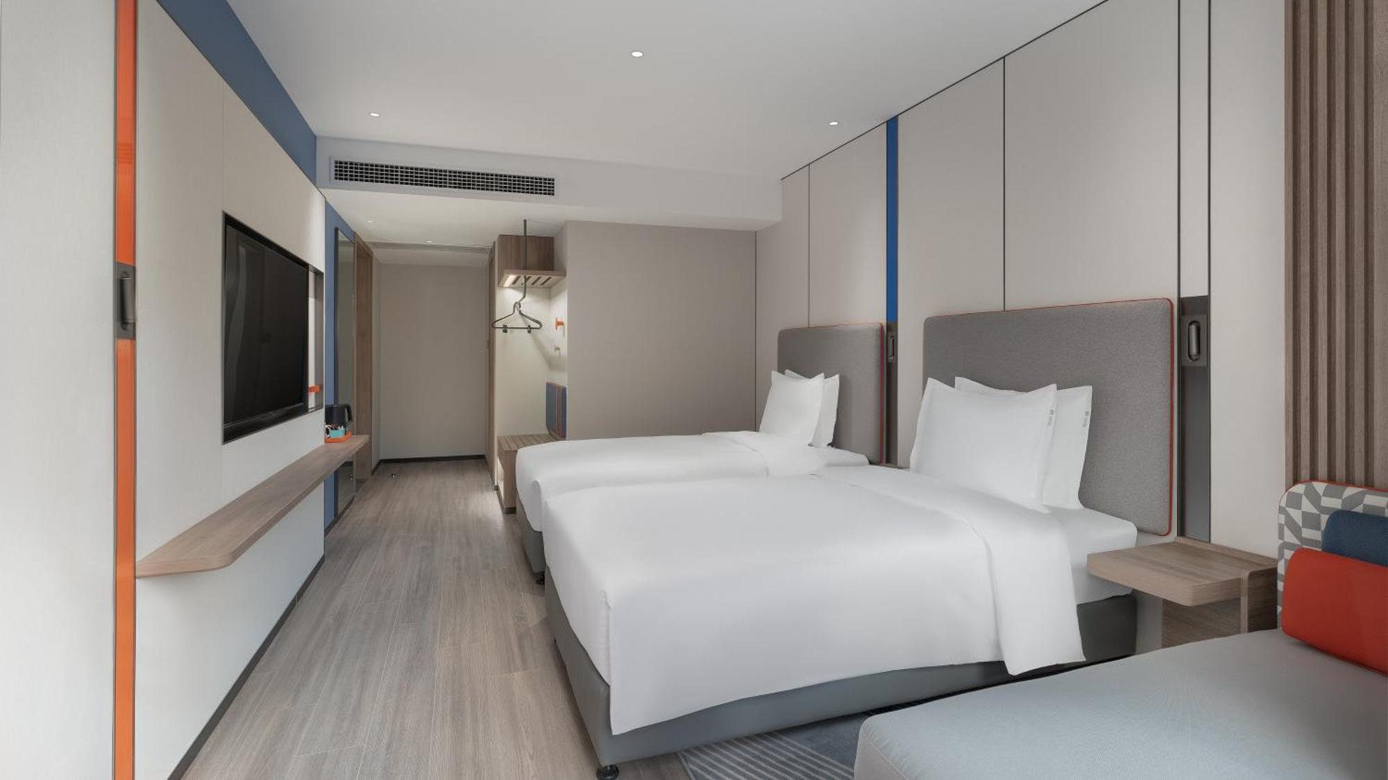 Holiday Inn Express Qingdao Shibei By Ihg Exteriör bild