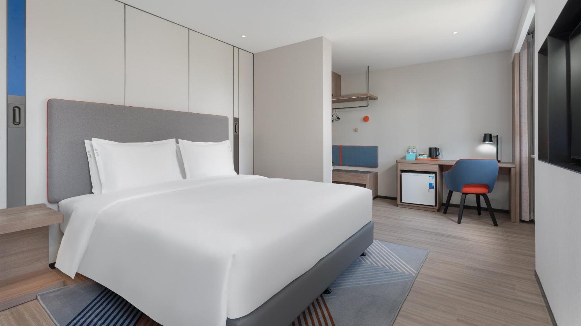 Holiday Inn Express Qingdao Shibei By Ihg Exteriör bild