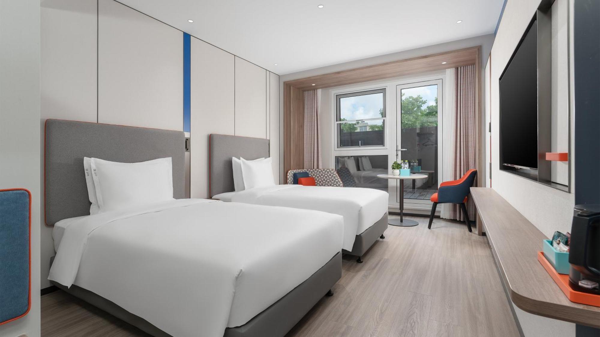 Holiday Inn Express Qingdao Shibei By Ihg Exteriör bild