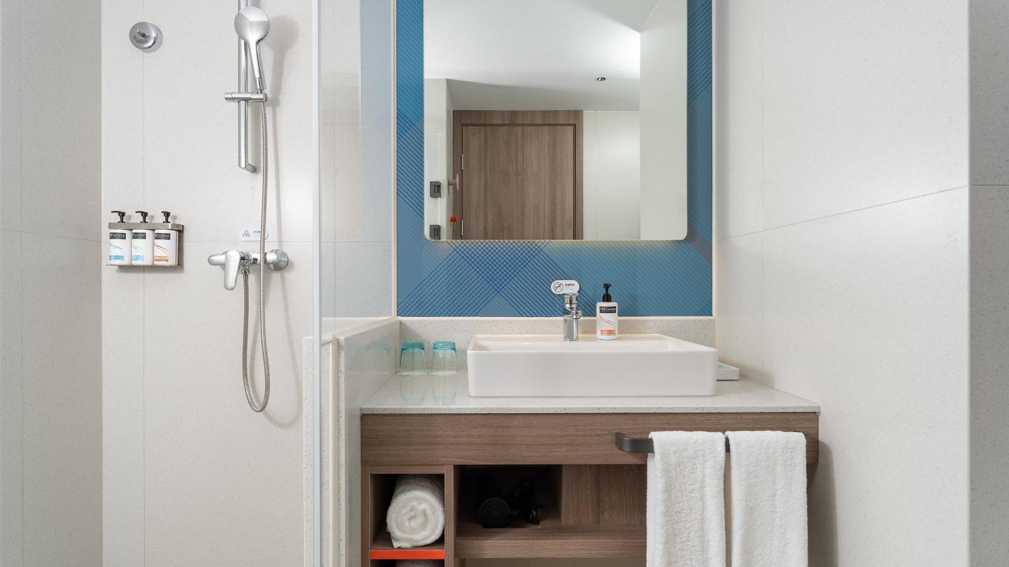Holiday Inn Express Qingdao Shibei By Ihg Exteriör bild